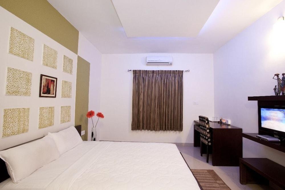 นิชี่ สวีทส์ Hotel บังกาลอร์ ภายนอก รูปภาพ