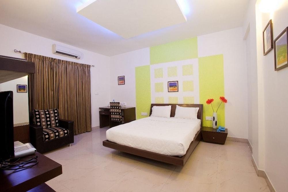 นิชี่ สวีทส์ Hotel บังกาลอร์ ภายนอก รูปภาพ
