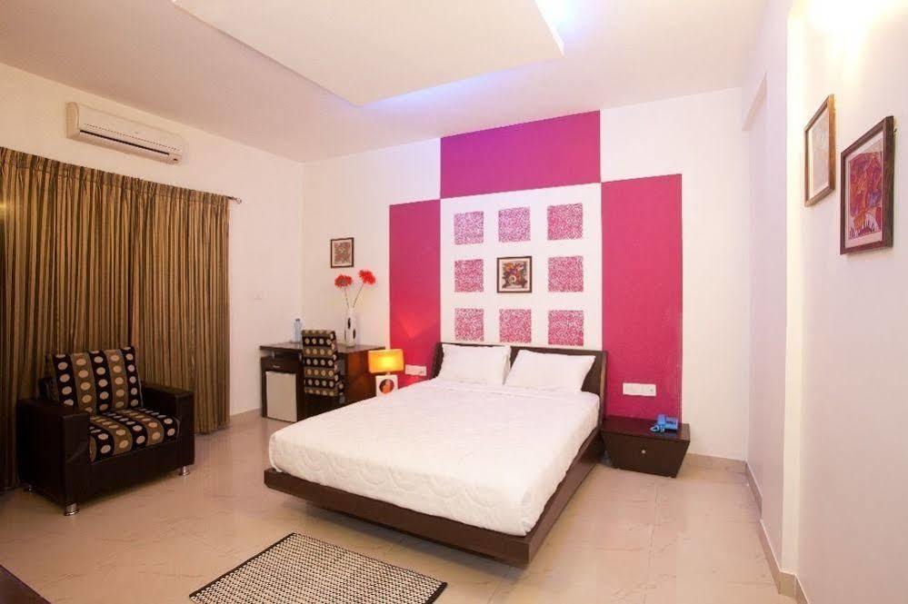 นิชี่ สวีทส์ Hotel บังกาลอร์ ภายนอก รูปภาพ